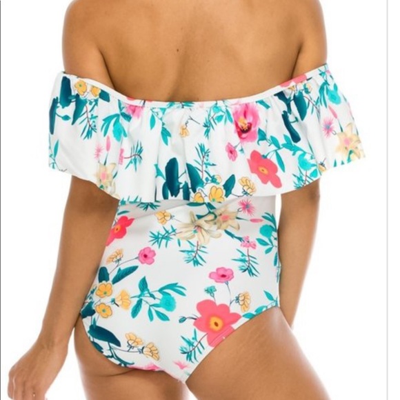 🌟Sale🌟Ruffle Top Swimsuit - Picture 3 of 3